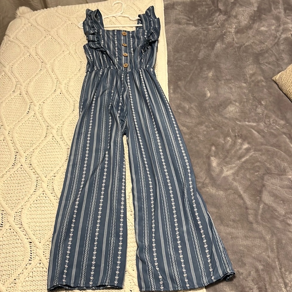 Blue romper. Great condition! Very cute.